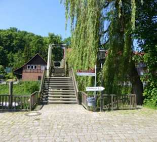 Treppe über das Flüsslein