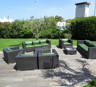 Außengastronomie am Flughafen Olbia