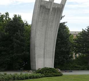 Luftbrückendenkmal im Platz an der Luftbrücke