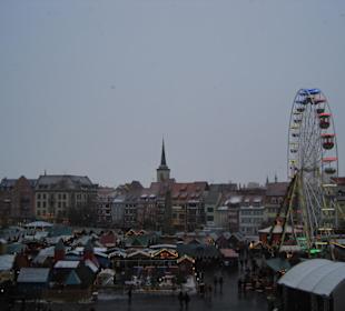 Riesenrad und Weihnachtsmarkt