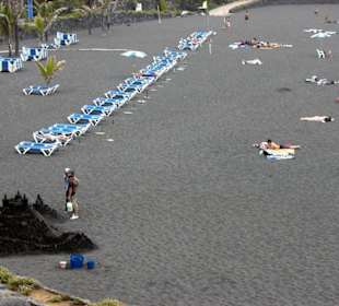 Noch fast leerer Strand