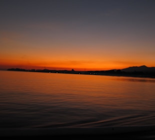 Sonnenaufgang in Lovina (Delfintour)