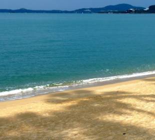 Maenam Beach, Hotelstrand