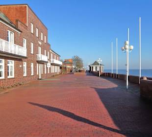 Spaziergang über die Südstrandpromenade