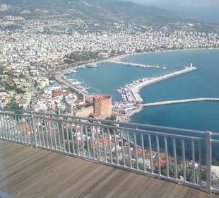 Blick auf den Hafen von Alanya