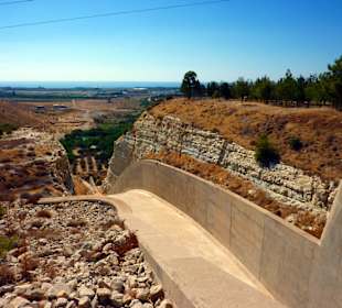 Ein Staudamm bei Paphos
