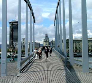 Brücke im Hafen von Barcelona