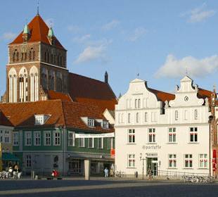 Marktplatz mit St. Marien