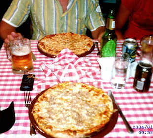 Lecker Pizza im Casa Rustica