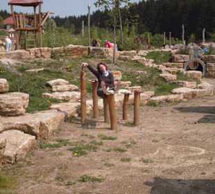 Abenteuer Spielplatz vor der Sommer-Rodelbahn