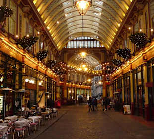 Markthalle zur Weihnachtszeit
