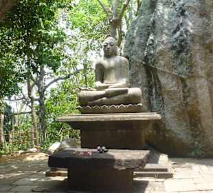 Buddhafigur im Tempel Yatagala Raja Maha Viharaya