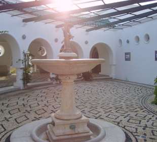 Innenhof mit Springbrunnen