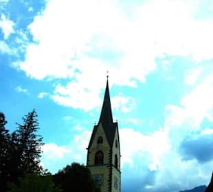 Im Dorfkern sieht man schon in der Ferne