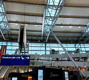 Flughafen Düsseldorf (DUS)