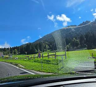 Umleitung z.Plöckenpass volles Skigebiet