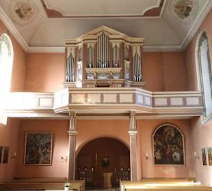 Blick zur Orgel