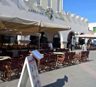 Zahlreiche Cafees und Restaurants