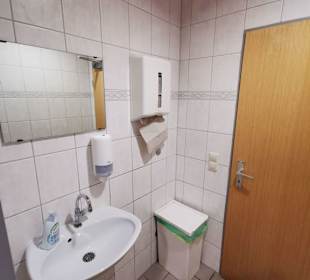 Saubere Herrentoilette