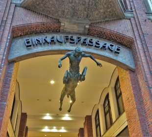 Eingang zur Einkaufspassage Levantehaus