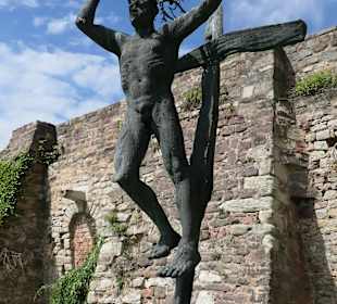 Die Plastik Auferstehender von Fritz Cremer