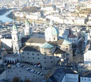 Blick auf die Türme  und Kuppeln der Stadt