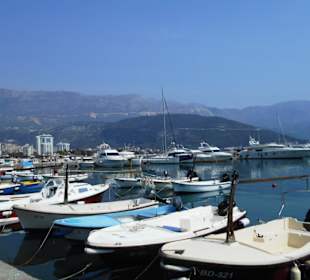 Marina an der Budva Riviera