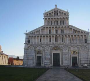 Фасад собора