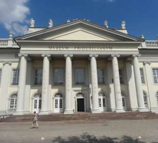 Muzeum Fridericianum - widok zewnętrzny
