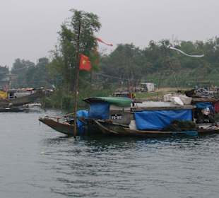 Auf dem Parfümfluss