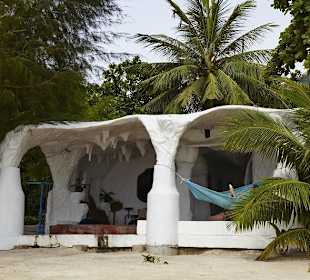 Tauchschule vom Strand aus gesehen