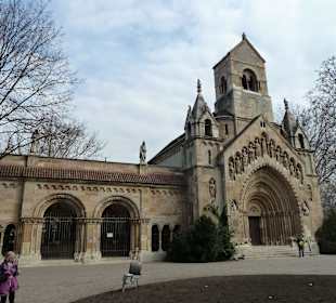 Kapellentor aus Jak (13 Jahrh.)