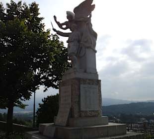 Denkmal auf dem Kirchplatz