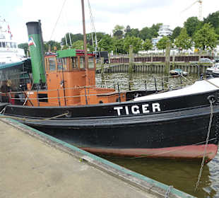 Alter Dampfschlepper