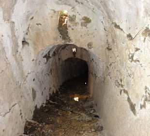 Tunnel mit Blitz