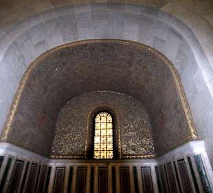 Nische links vom Altar