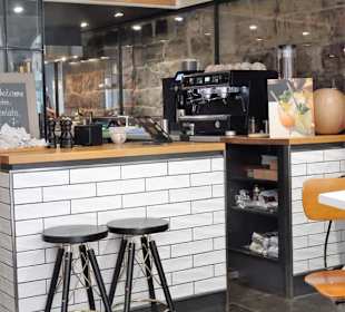 In den Gasträumen des Café Pausenbrot