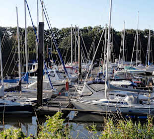 Impressionen aus dem Grohner Yachthafen