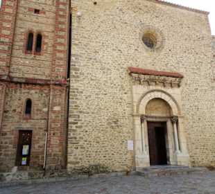 Eingang zum Langschiff der Kirche Sainte-Marie 