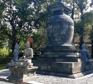 Mendut Tempelkomplex und Garten