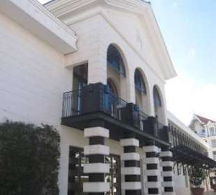 Place de Marquises (Südseite)