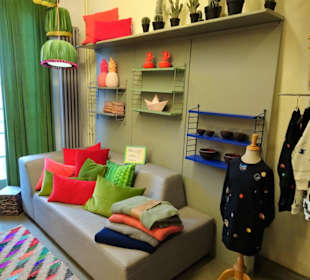 Rundgang durch die Verkaufsräume des Mohrenhauses