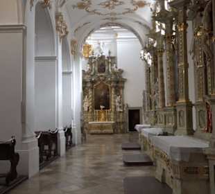 Stift Unserer Lieben Frau zur Alten Kapelle