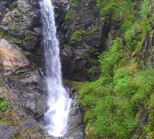 Viele Wasserfälle