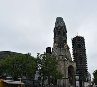 Ku'damm mit Gedächtniskirche 