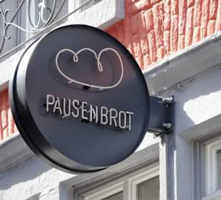 Das Schild des Café Pausenbrot in der Pontstraße