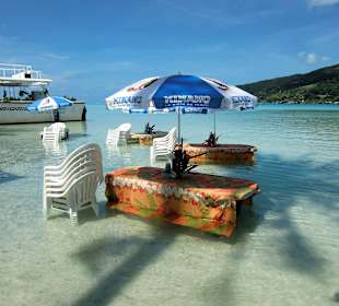 Picknick in der Bucht von Huhaine