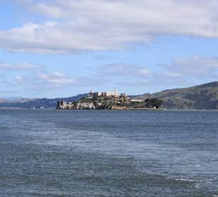 Blick auf Alcatraz vom Hafen