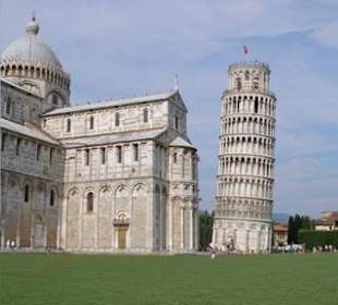 Dom und Schiefer Turm