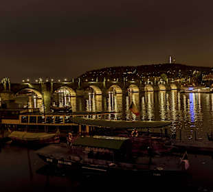 Karlsbrücke bei Nacht